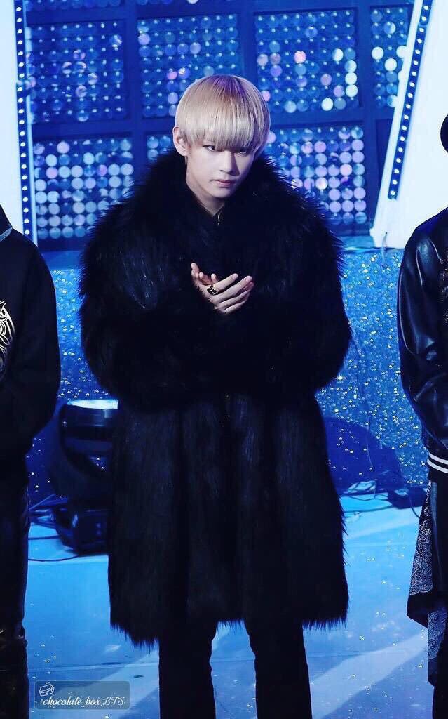방탄 뷔가 입은 옷 중 젤루 부내나는 옷 | 인스티즈