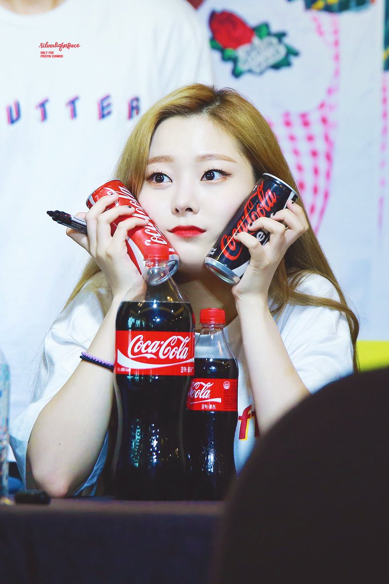 희나피아 멤버들 프리스틴 시절 사진 보는데 | 인스티즈