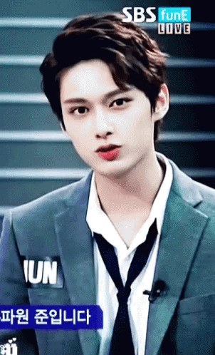 세븐틴에서 얘도 겁나 잘생겼는데 왜이렇게 언급 적지??? | 인스티즈