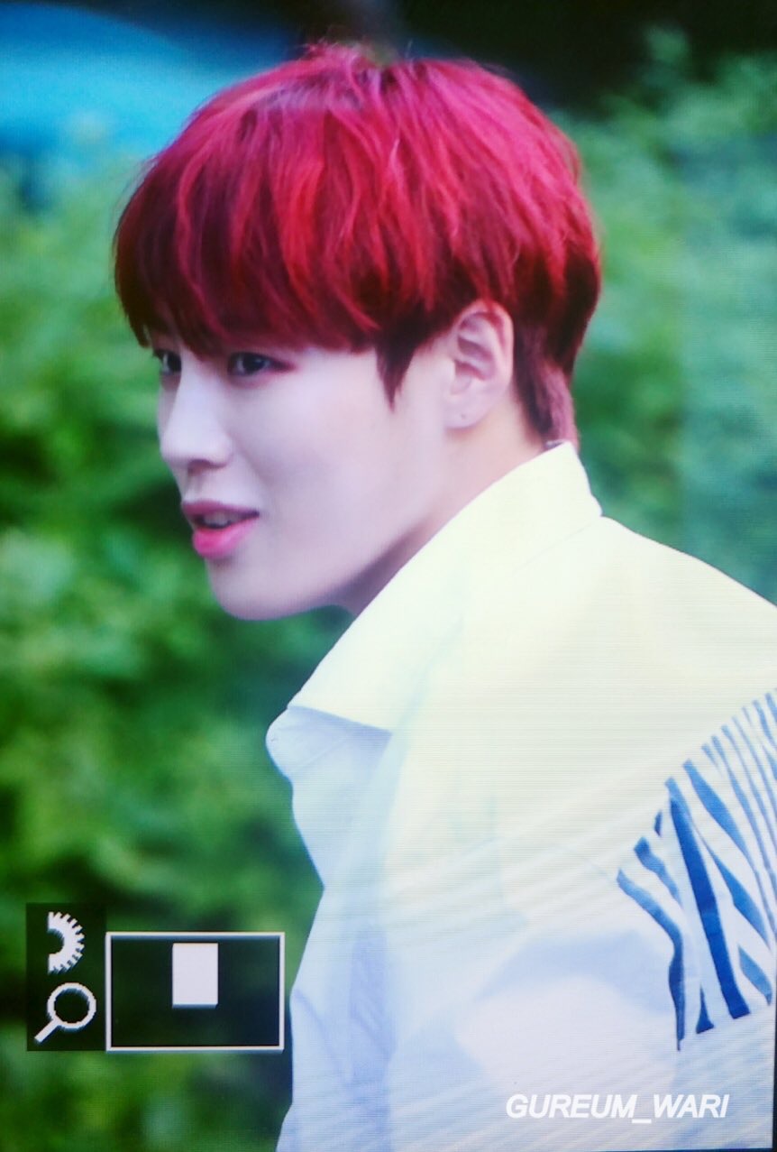 아직도 신기한 거 하성운 정글에서 돌아오고 첫 스케줄 때 얼굴 | 인스티즈