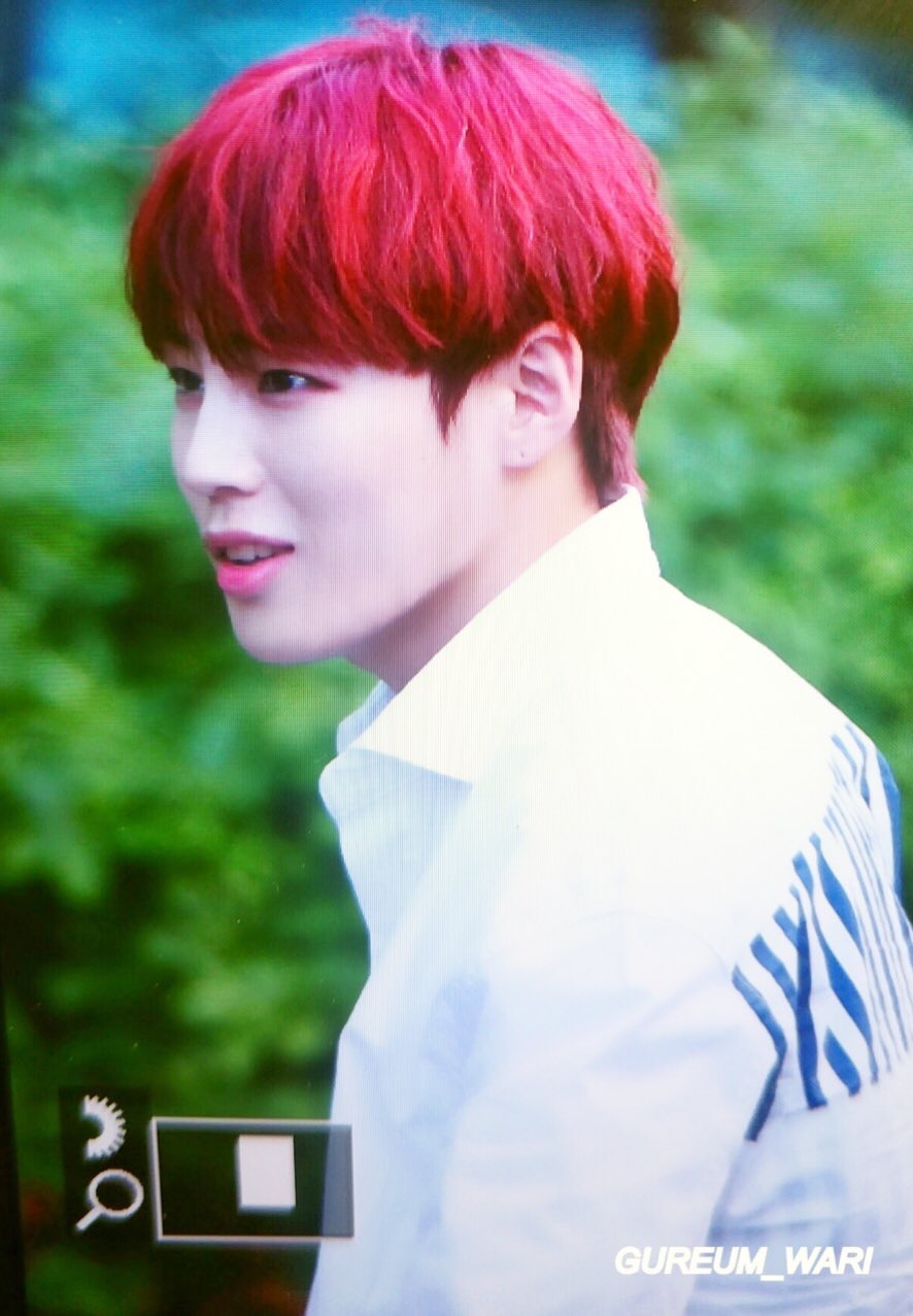 아직도 신기한 거 하성운 정글에서 돌아오고 첫 스케줄 때 얼굴 | 인스티즈