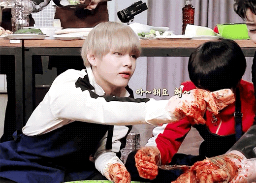 방탄 알엠이 막내고 뷔가 맏형이라며? | 인스티즈