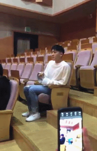 팬싸에서 팬인척 하는 아이돌.jpg | 인스티즈