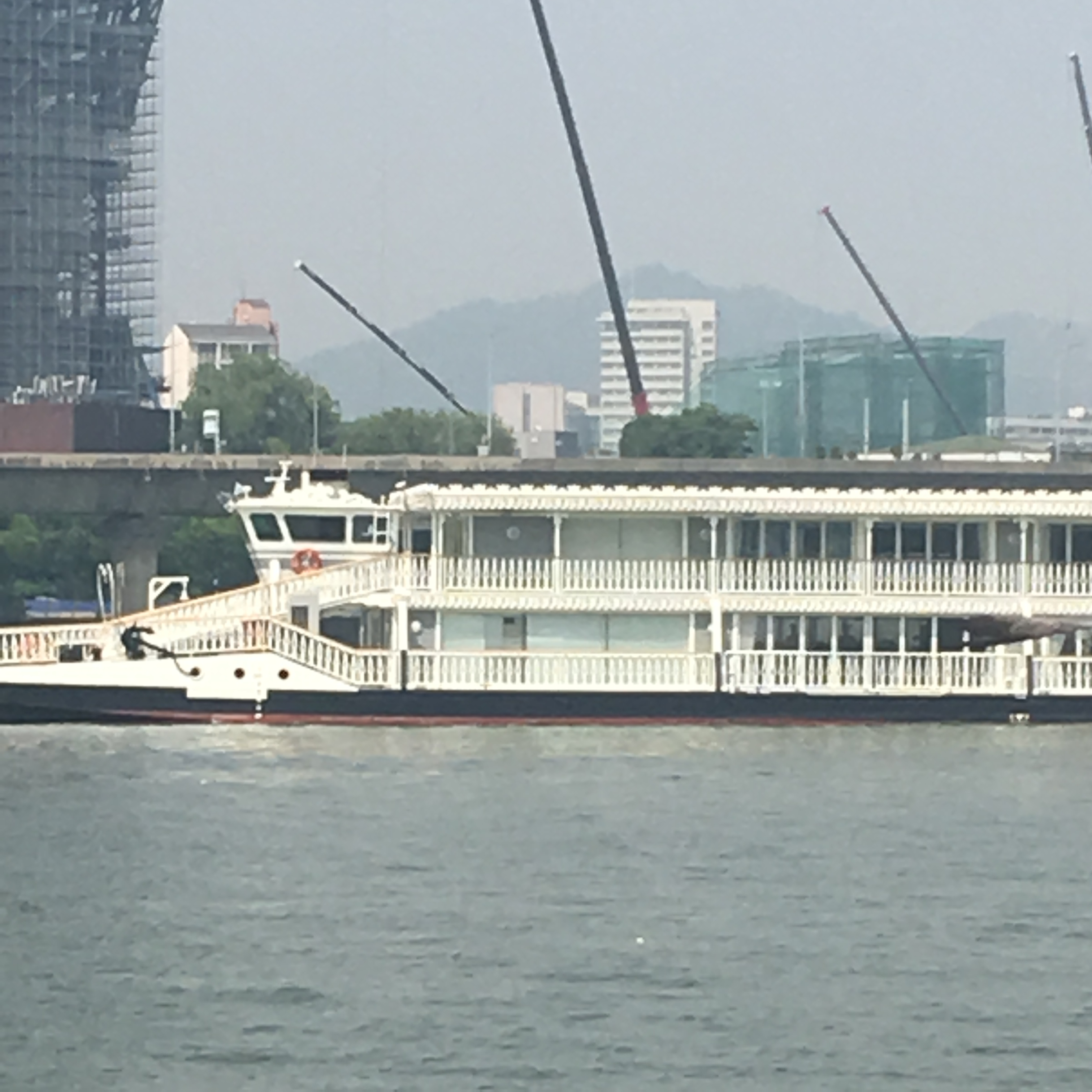 다니엘 팬이 한강 크루즈 다니엘 타는거 모르고 놀다가 | 인스티즈