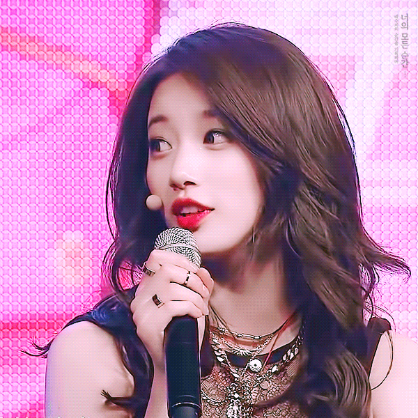 수지 대체 이게 뭐야...??? 갤러리 보다가 깜놀함... | 인스티즈