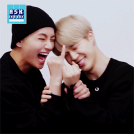 ㄱ 태형이 엄지손가락잡는데 지민이 한손 다쓴다... | 인스티즈