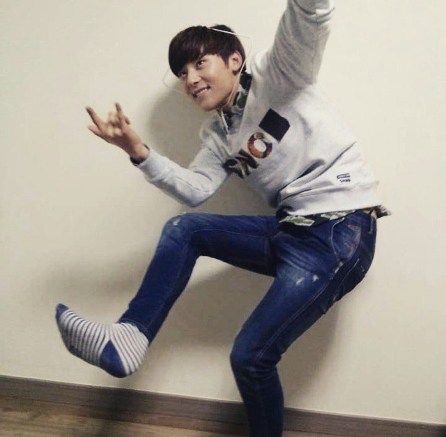 황민현 이런거 더있는사람? | 인스티즈