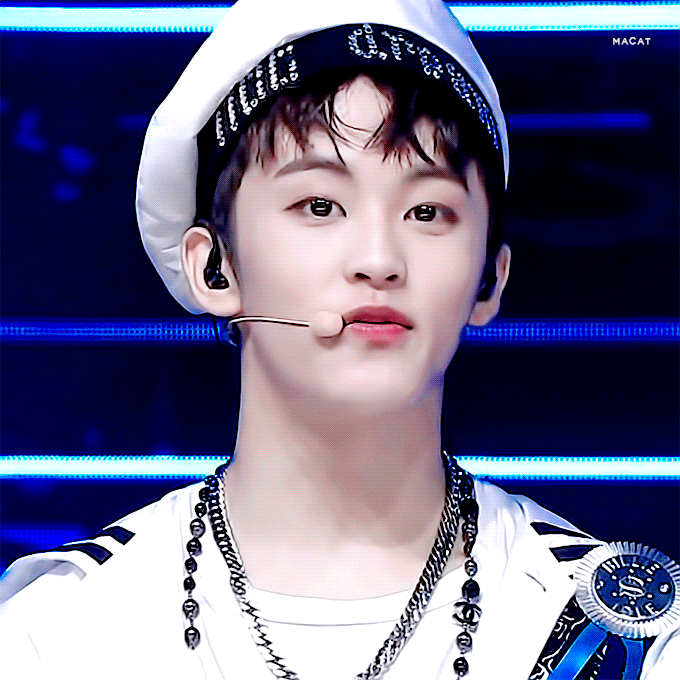 진짜 이 의상은 아이돌 청량미를 최대치로 끌어낸 의상 같음 | 인스티즈