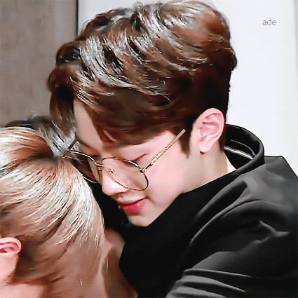 화려한 얼굴에 두꺼운 안경을 더하면? | 인스티즈