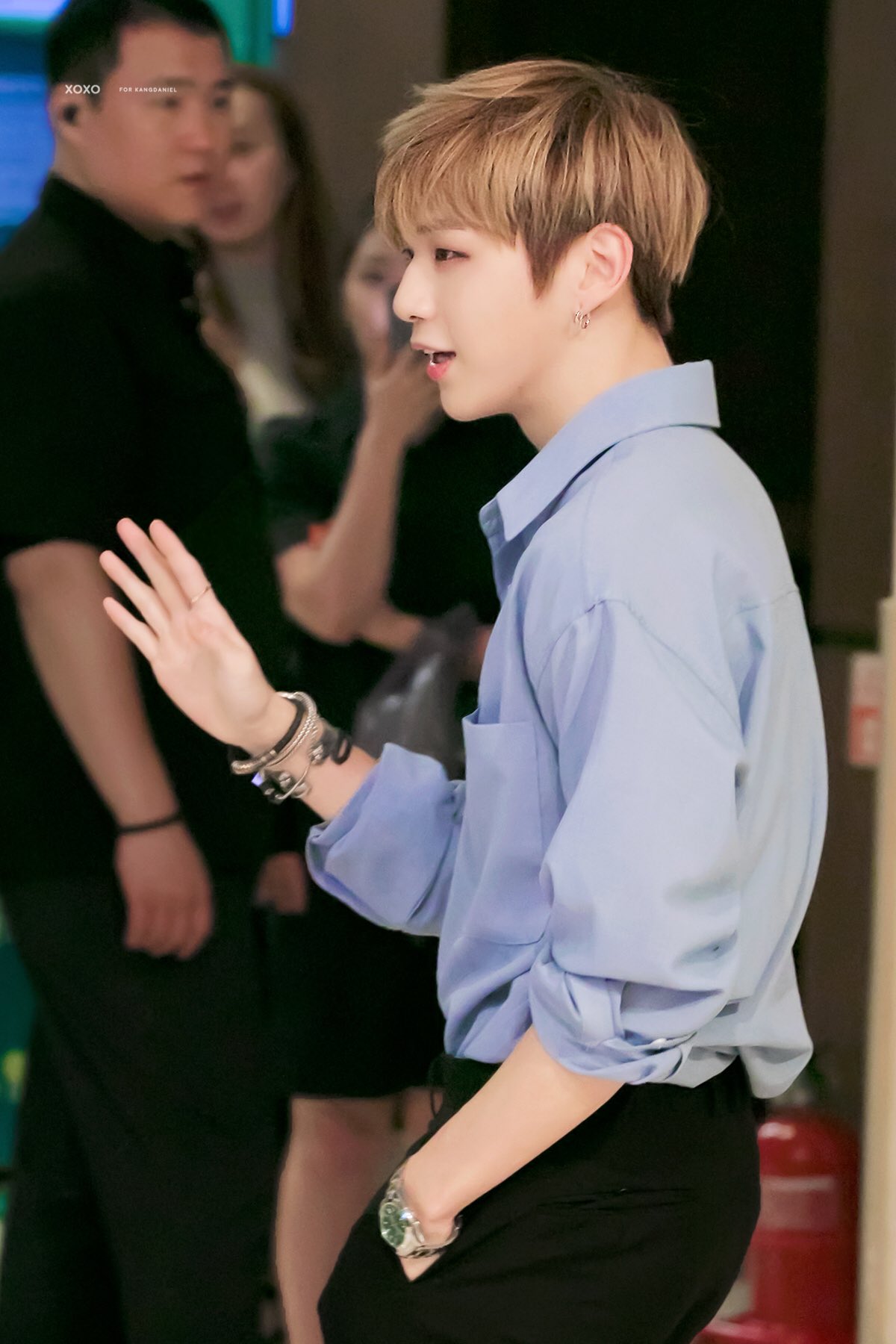 이날 퇴근하는 다니엘 사진만 오조오억번본것같은데 | 인스티즈