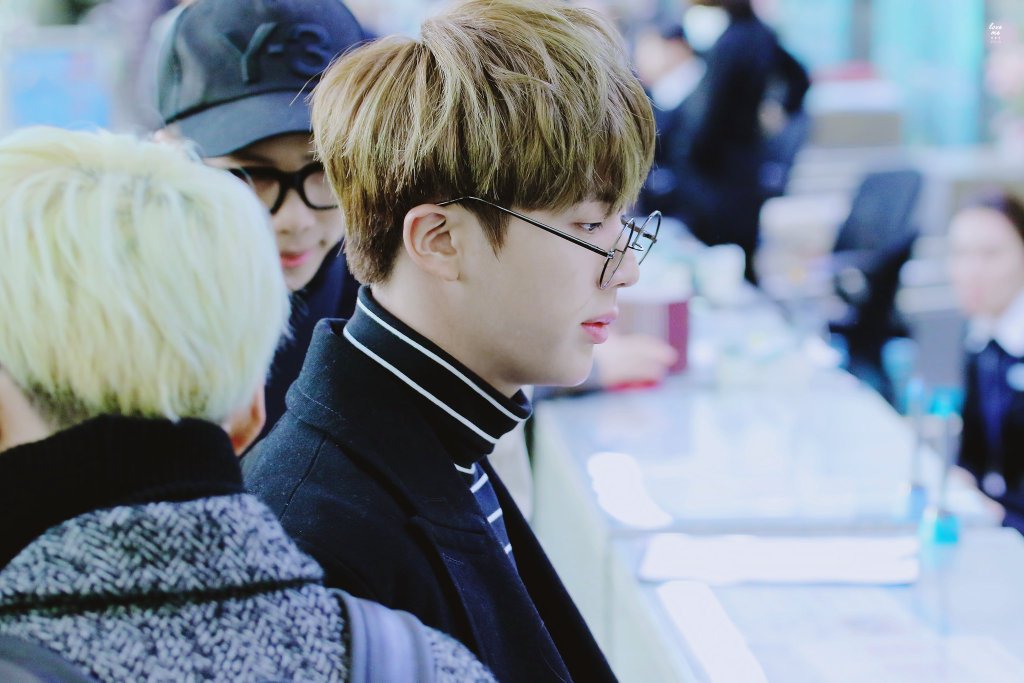 내가 조아하는 김석진 안경낀모습,,,, | 인스티즈