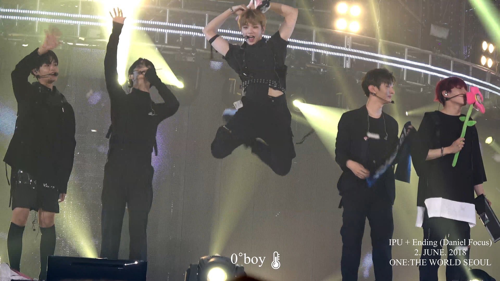 저기 제가 대형견은 처음이라 그런데 아무래도 저희 개가 좀 특이한 거 같아서요... | 인스티즈