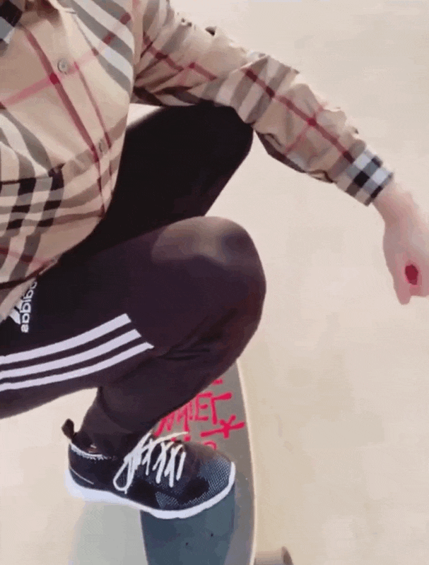 강다니엘 그 얼굴 그 몸에 스케이트타기가 취미는 사기 아니냐 | 인스티즈