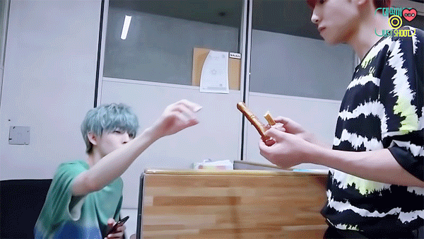 나 데이식스 이 움짤 진짜 좋아햌ㅋㅋㅋㅋㅋㅋ | 인스티즈