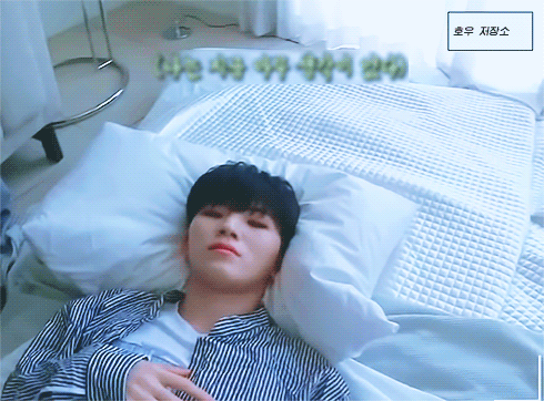 솔직히 우지는 자기가 귀엽다는 걸 모를 수가 없어 이러잖아.. 이렇게 웃잖아 근데 어떻게 몰라 | 인스티즈