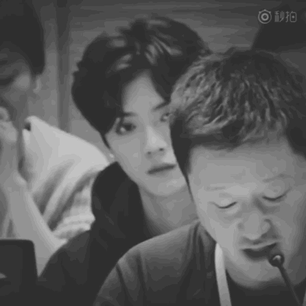 루한이 냥냥펀치? 사슴펀치? | 인스티즈