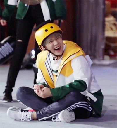 루한이 냥냥펀치? 사슴펀치? | 인스티즈