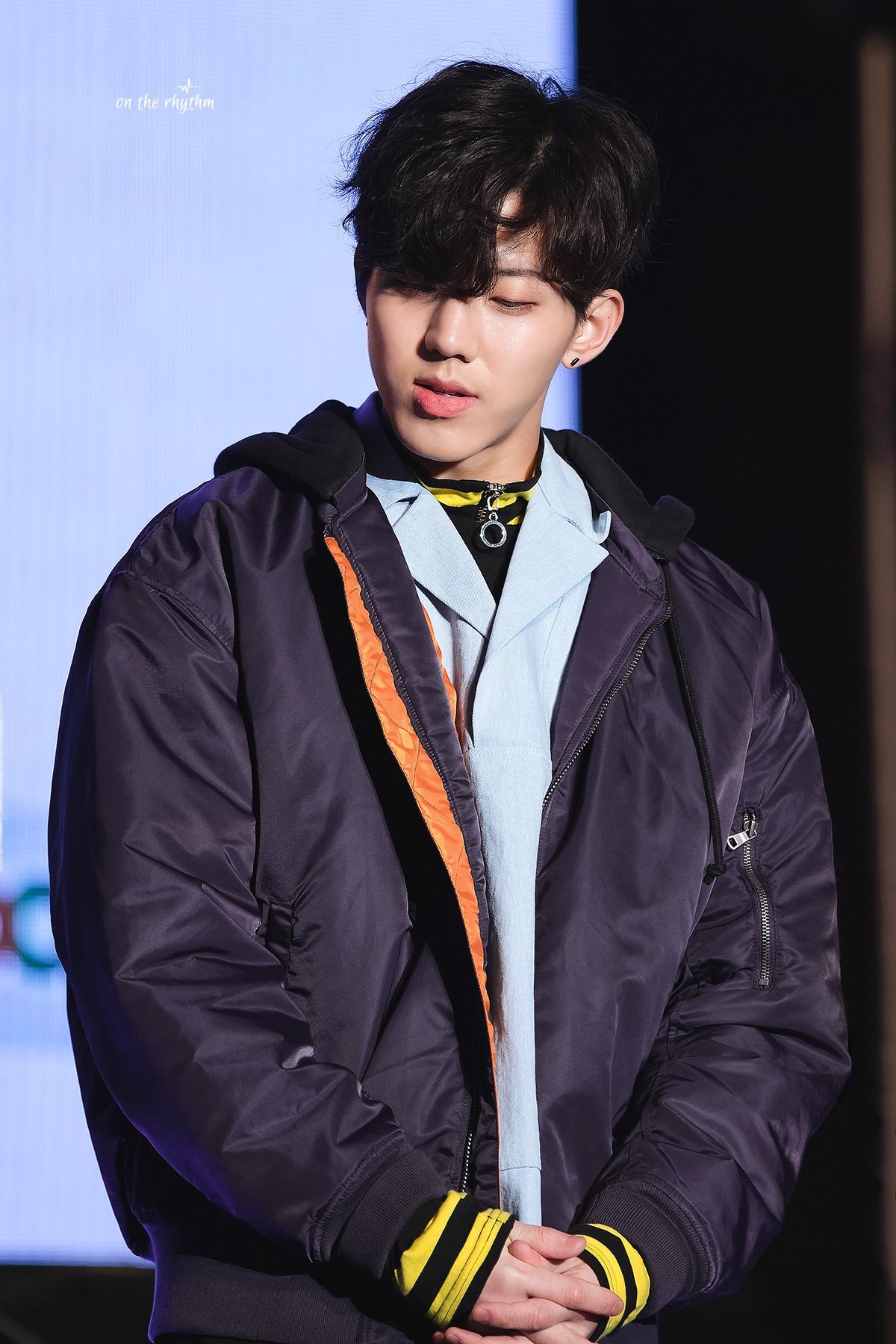 얘도 막내 이미지에 묻혀서 그렇지 진짜 잘생겼는데 사람들이 잘 몰라 | 인스티즈