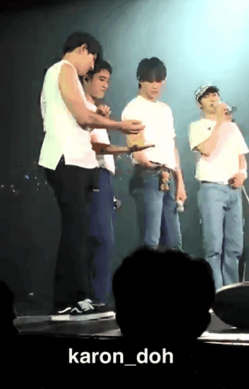 얘네 진짜 뽀짝해 장난감 하나 가지고 저렇게 좋아할 일이야?ㅠㅠㅠㅠㅠㅠㅠㅠㅠㅠ | 인스티즈