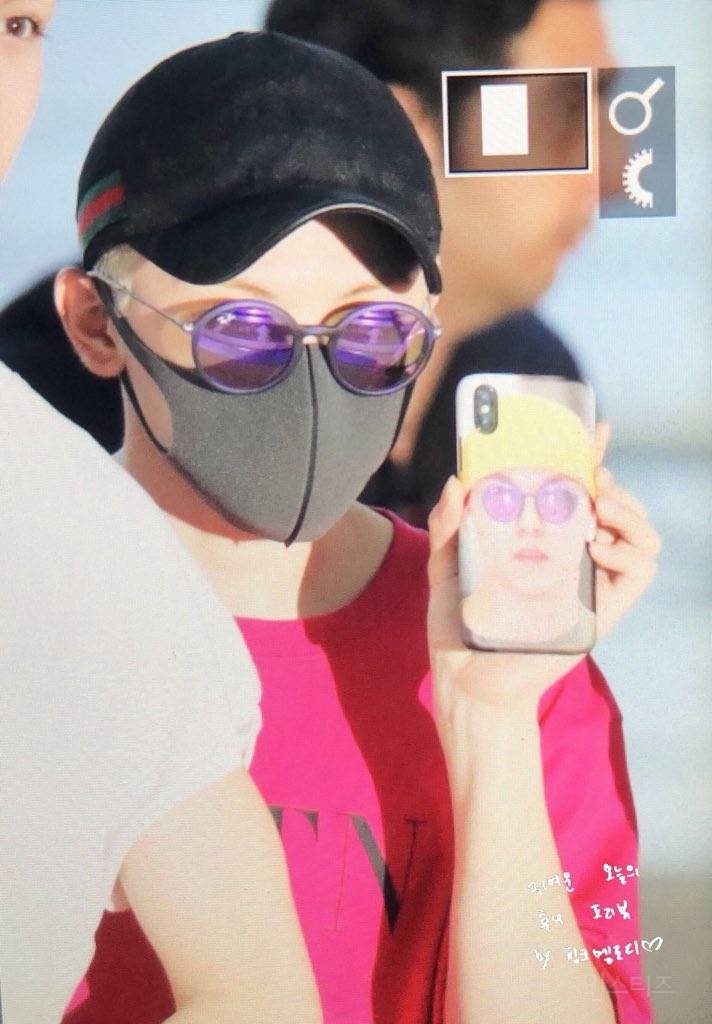 같은 그룹 멤버 사진을 폰케이스로 만든 아이돌 | 인스티즈