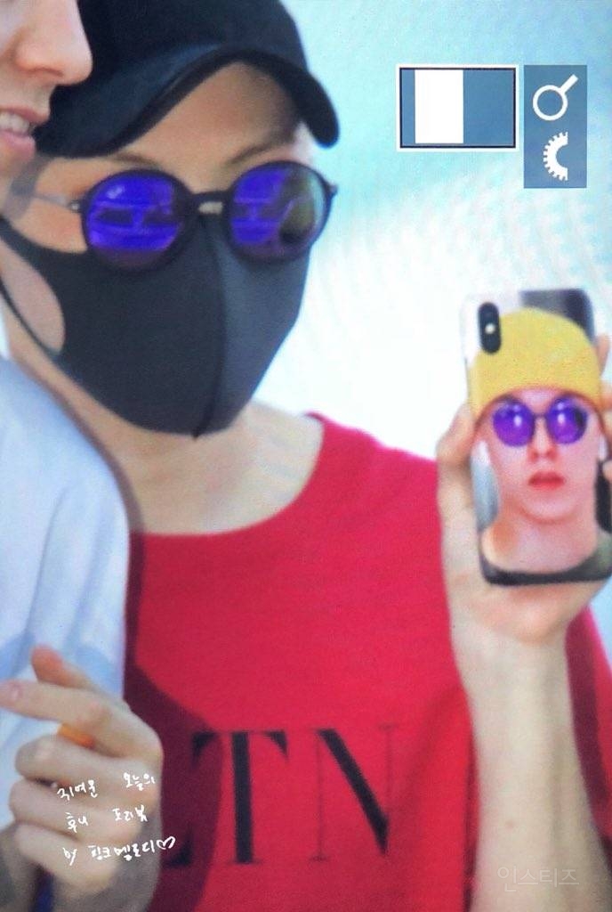 같은 그룹 멤버 사진을 폰케이스로 만든 아이돌 | 인스티즈