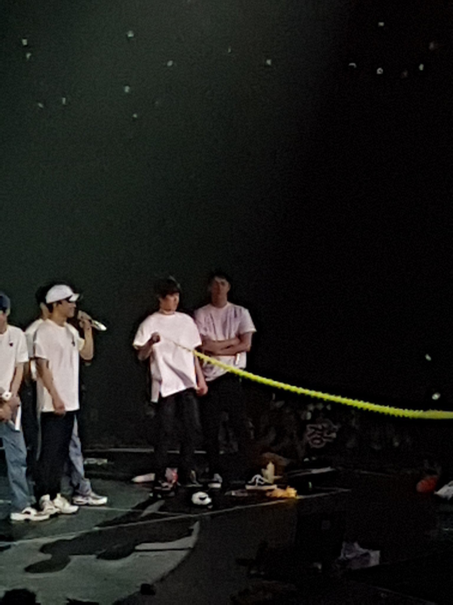 엑소는 콘서트에서 대체 뭘 가지고 노는 | 인스티즈