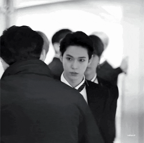 도영 흑발깐머리 진짜 잘 어울리고 쩐다 | 인스티즈