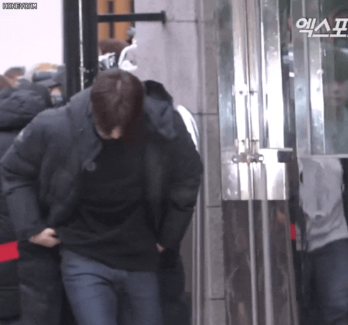 나도 이민혁처럼 은우랑 형원이 앉혀두고 얼굴구경 하고싶다 | 인스티즈