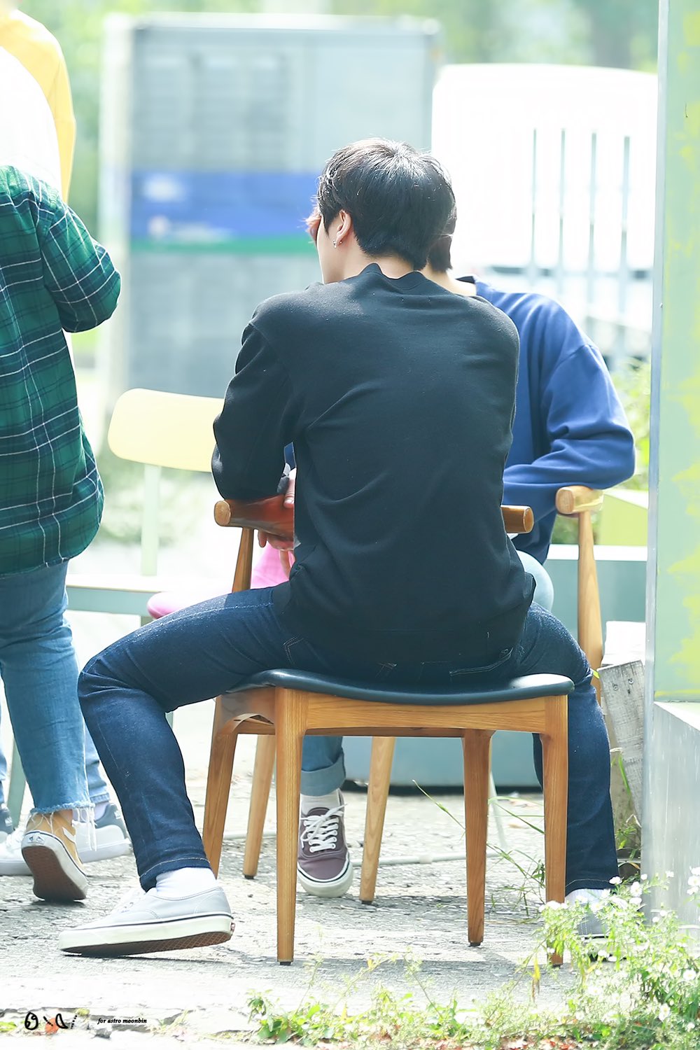 이 등짝에 한번만 기대보고싶다 | 인스티즈