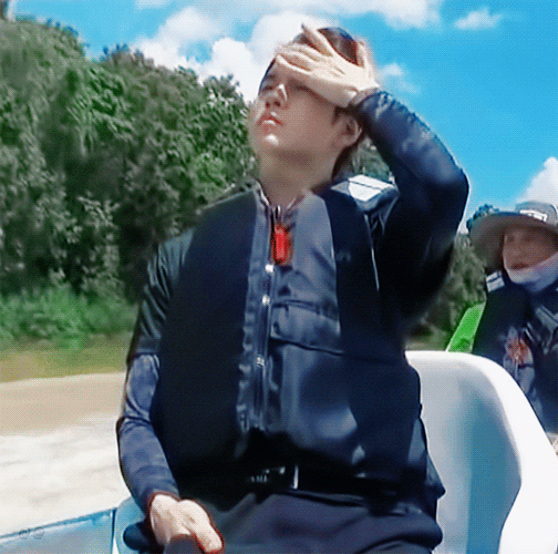 옹성우 자기 이마 톡톡 치는 것 봐ㅋㅋㅋㅋㅋ | 인스티즈