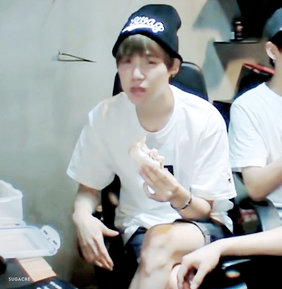 방탄 슈가 진짜 맛있게 먹는거거듄 | 인스티즈