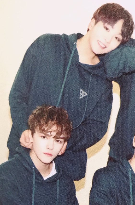 ㄱ 진짜 부승관 최한솔 귀 만지는거 너무 좋아해 | 인스티즈