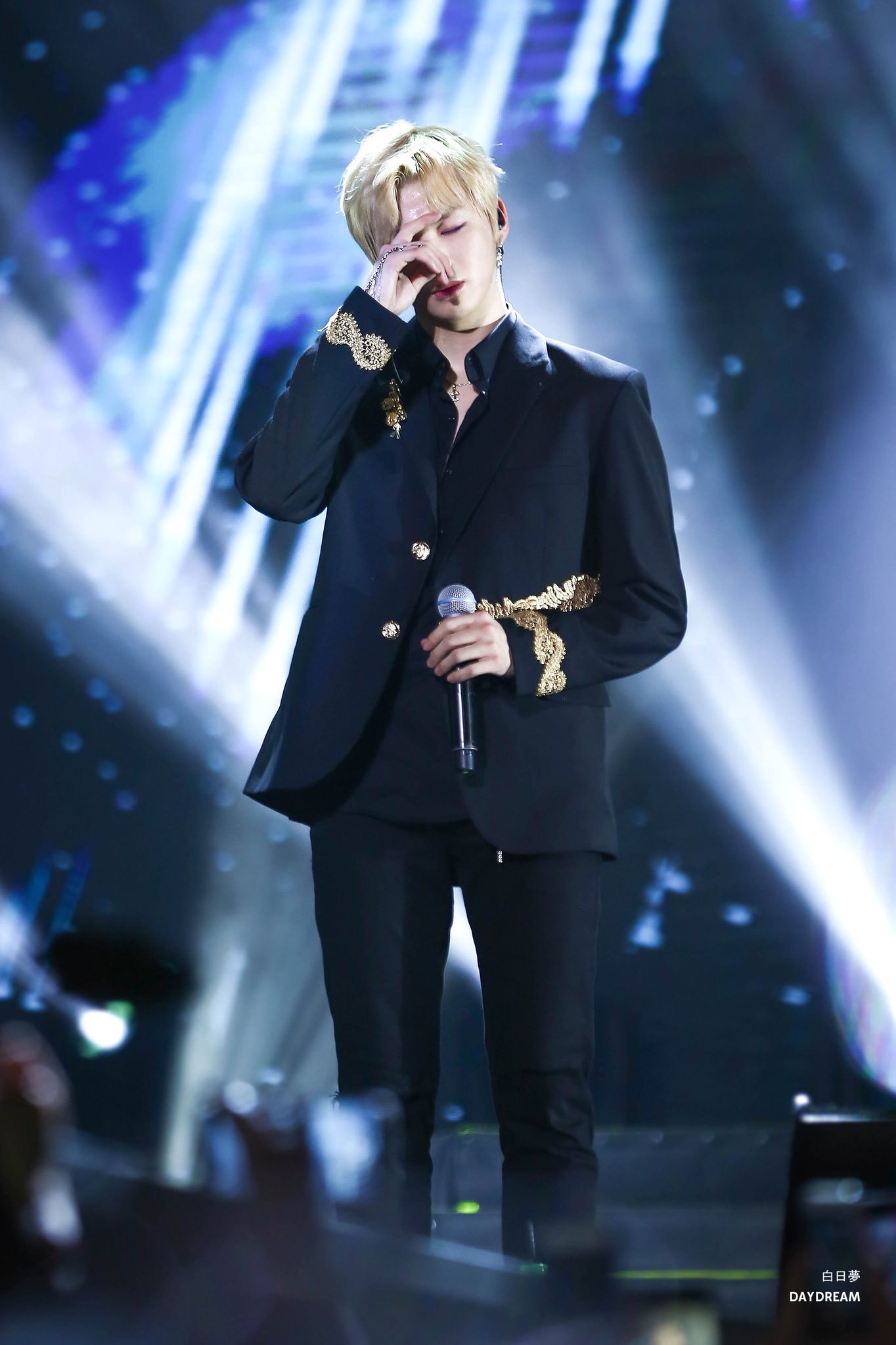 강다니엘 금발은 사랑이자 운명... | 인스티즈