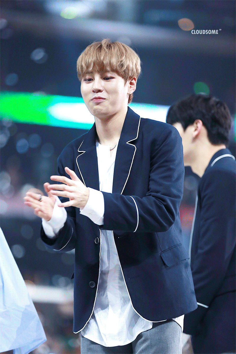 갑자기 분위기 일년전 하성운 고화질 ,,, | 인스티즈