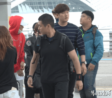 매니저때문에 다투는 아이콘 | 인스티즈