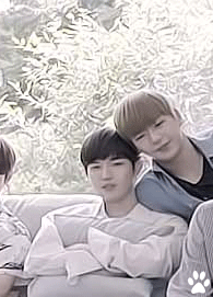 강다니엘 이 날 김재환한테 꿀 발라놓은줄ㅋㅋㅋㅋㅋㅋㅋㅋㅋ | 인스티즈