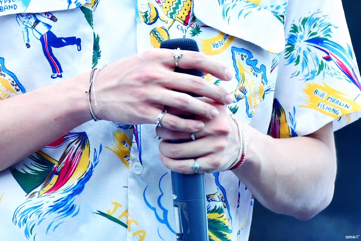 민윤기 손 대박임 | 인스티즈