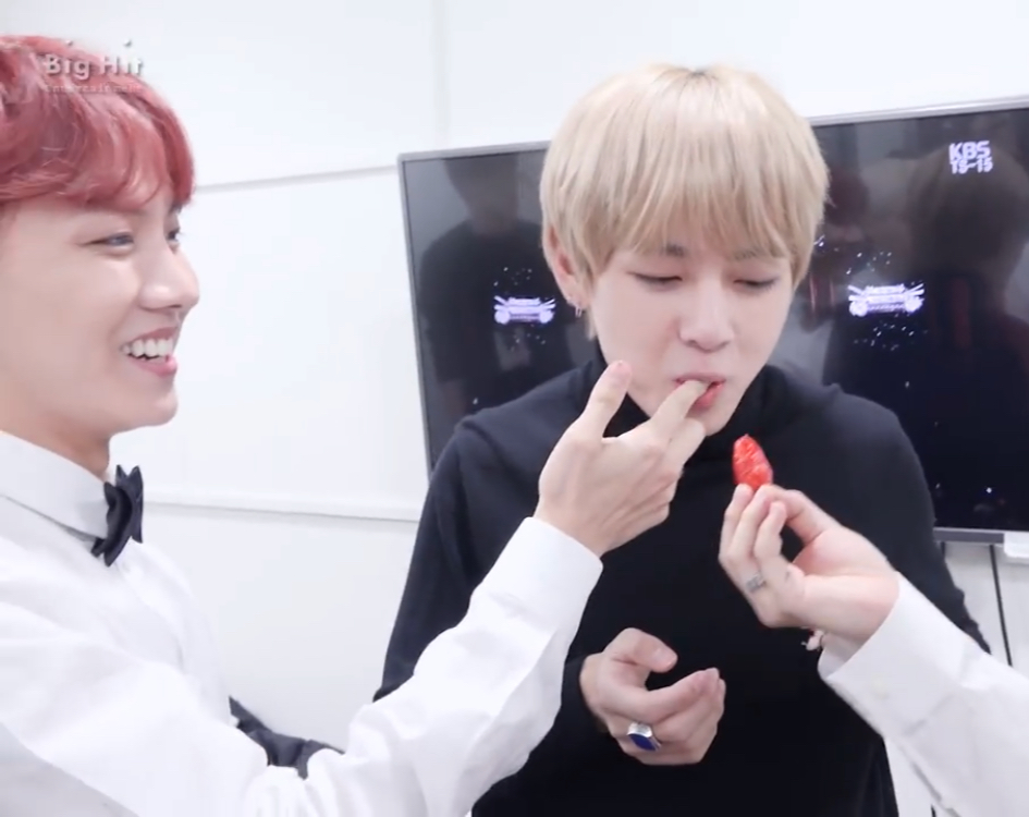 ㄱ 솔직히 안 사귀는데 이거 어케 가능? | 인스티즈