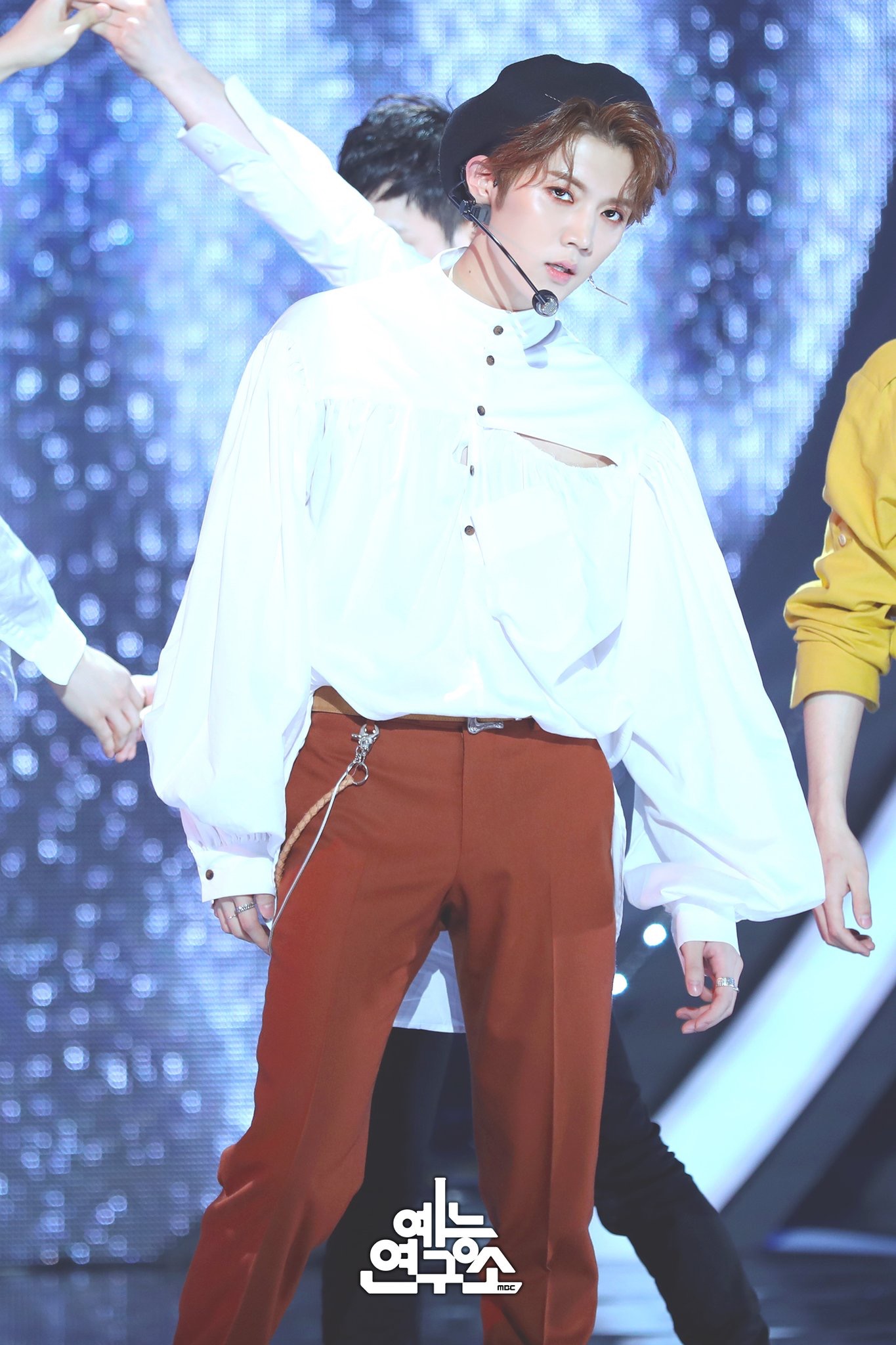 뉴블 이번 활동에 최민기 다리 긴 거 보여주는 의상이어서 넘 좋앟다 | 인스티즈