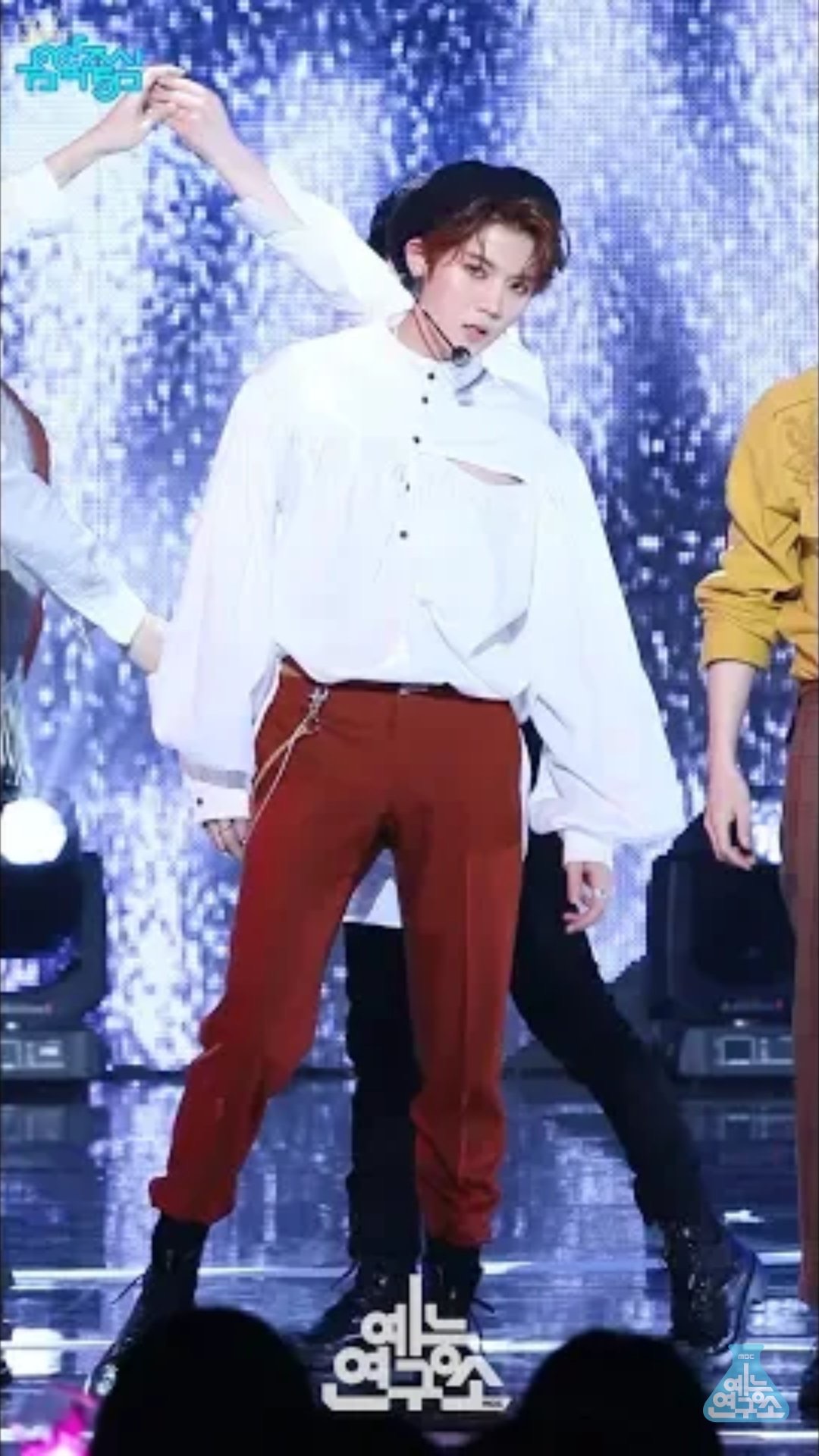 뉴블 이번 활동에 최민기 다리 긴 거 보여주는 의상이어서 넘 좋앟다 | 인스티즈