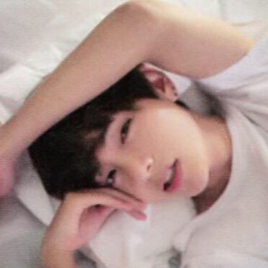 근데 예전에 뷔 이짤은 어디서 나온거야?? | 인스티즈