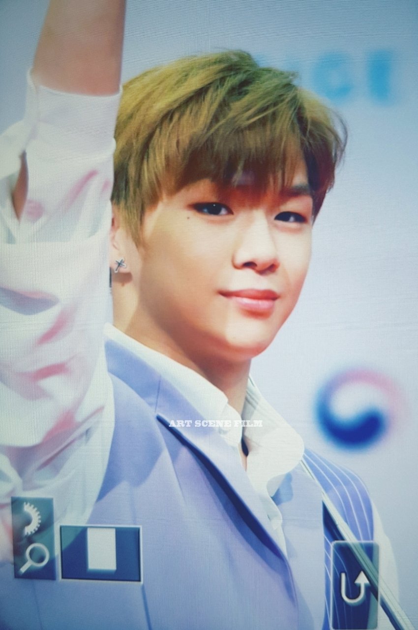 다니엘 오늘 진짜 너무너무이쁘다... | 인스티즈