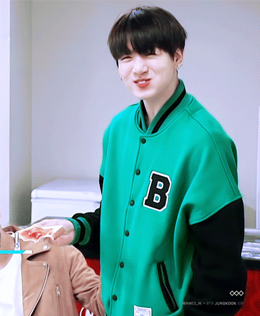 난 정국이 뭐 먹는거만 보면 귀여워서 미쳐버릴것같애 | 인스티즈