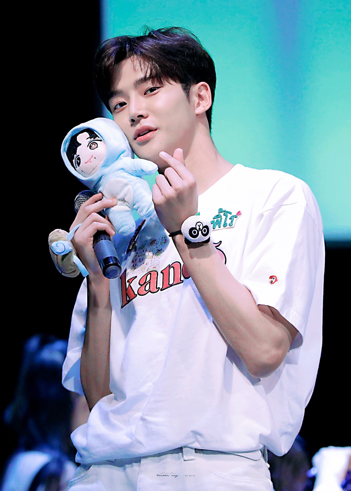 키 큰 애가 귀여우면 진짜 덕후들은 죽어나는 거야 | 인스티즈