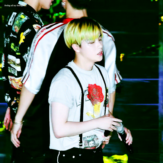 94년생 맏형이라고는 믿기지 않는 요정미뿜뿜한 아이돌(feat.큐티섹시다해먹어) | 인스티즈