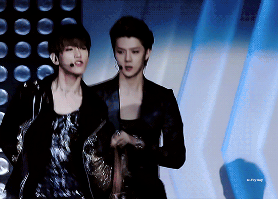 솔직히 백현 데뷔초무대 짤만 봐도 ㄹㅈㄷ | 인스티즈