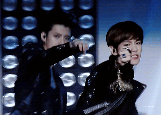 솔직히 백현 데뷔초무대 짤만 봐도 ㄹㅈㄷ | 인스티즈