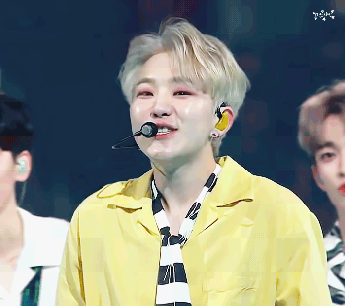 얘 이렇게 생겨서 생활애교 대박이야 | 인스티즈