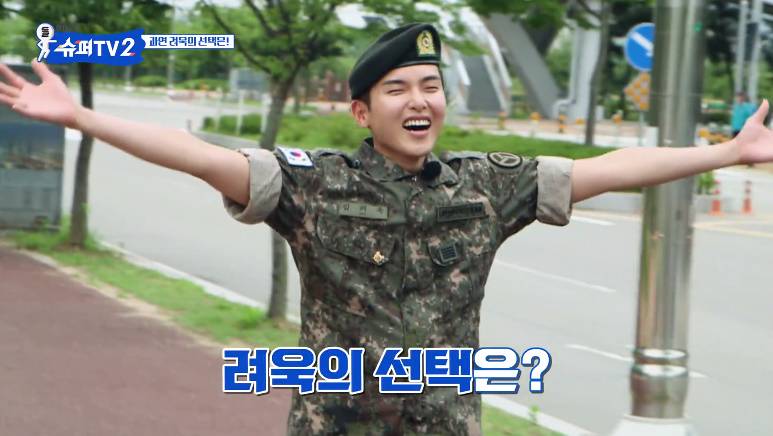 군대 전역하는 아이돌을 데리러가는 멤버들.jpg | 인스티즈