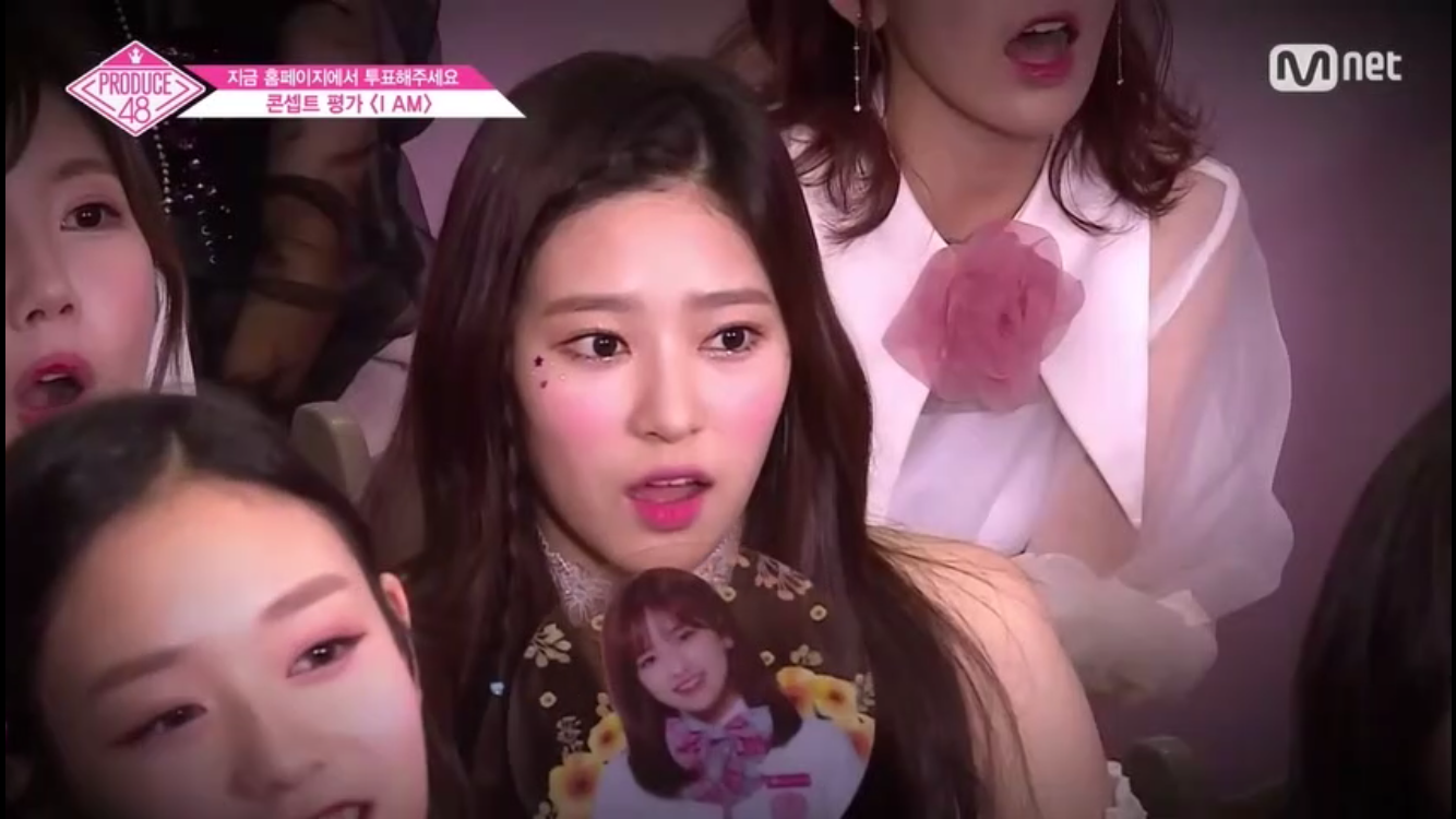 아 김민주 진짜 핵웃겨 왜 유진이 부채 들고 있어 | 인스티즈